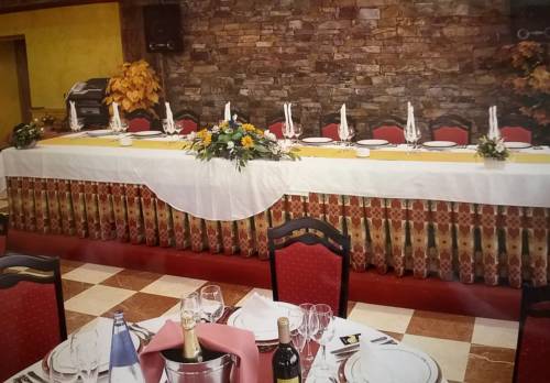 Imagen de la habitación del Hotel Aph Infanta Mercedes, La Ba&ntilde;eza. Foto 5