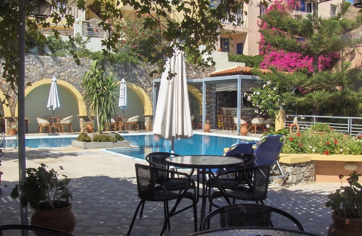 Imagen de la piscina del Hotel Aphea Village. Foto 16