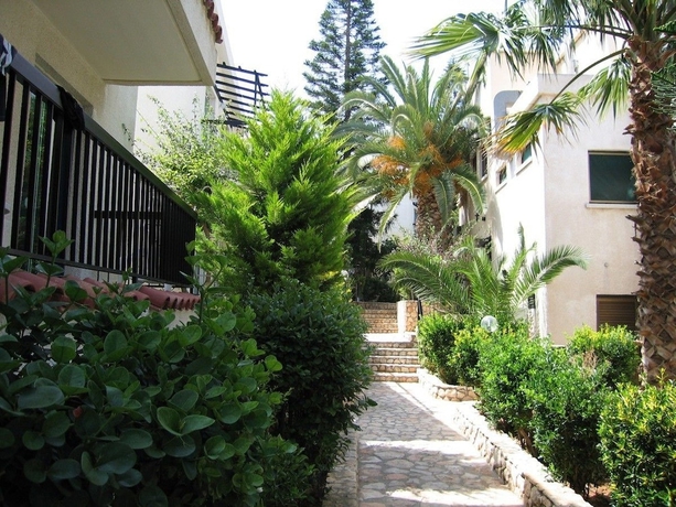 Imagen de los exteriores del Hotel Aphelandra. Foto 13