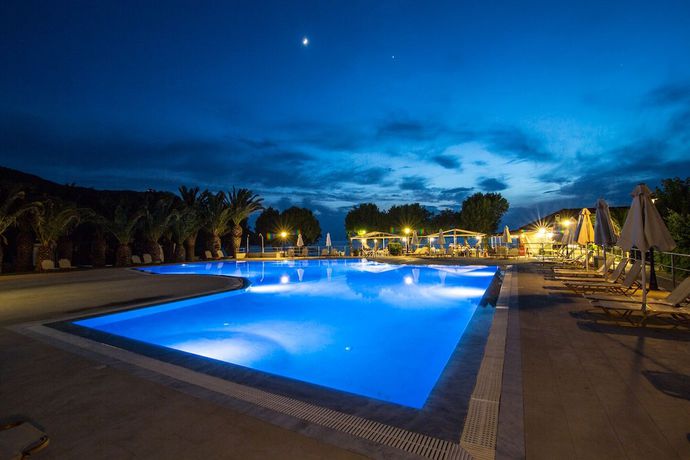 Imagen de la piscina del Hotel Aphrodite, Mythimna. Foto 20