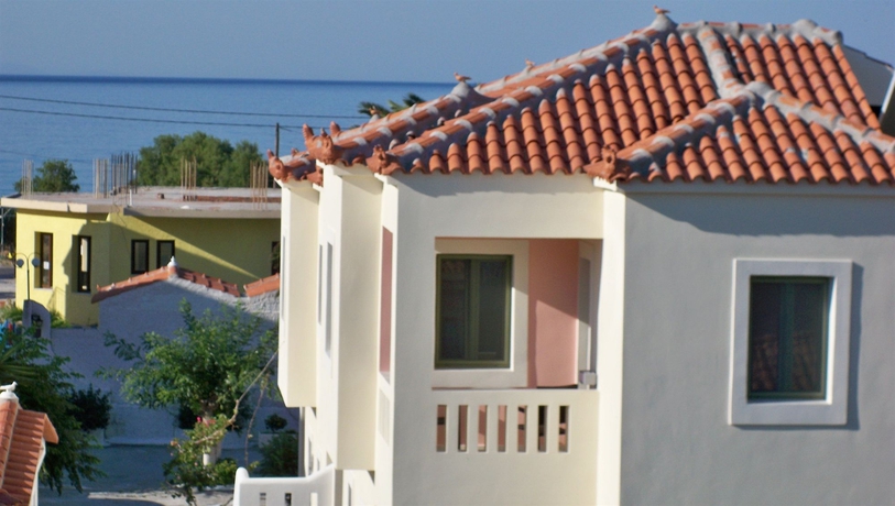 Imagen de los exteriores del Hotel Aphrodite Samos Superior Studios & Apartments. Foto 9