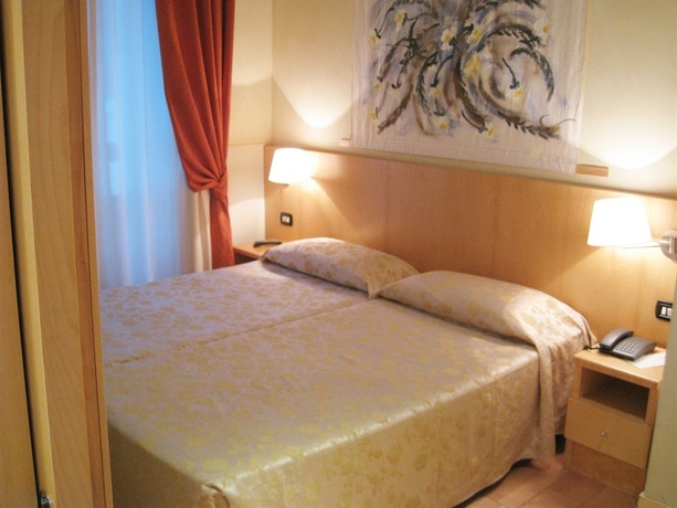 Imagen de la habitación del Hotel Aphrodite, Termini. Foto 6