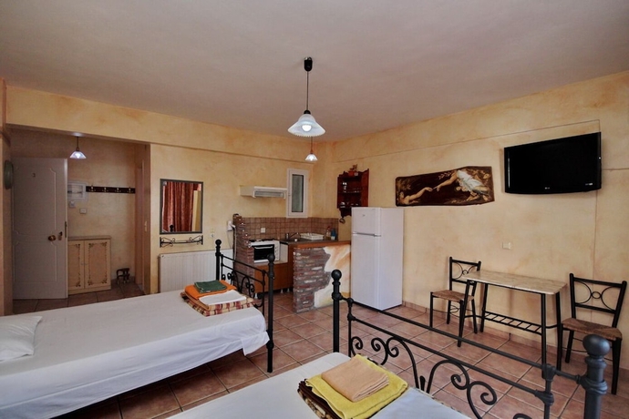 Imagen de la habitación del Hotel Aphrodites Studios. Foto 8