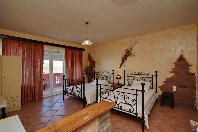 Imagen de la habitación del Hotel Aphrodites Studios. Foto 11