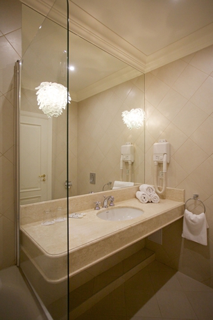 Imagen de la habitación del Hotel Apia. Foto 4