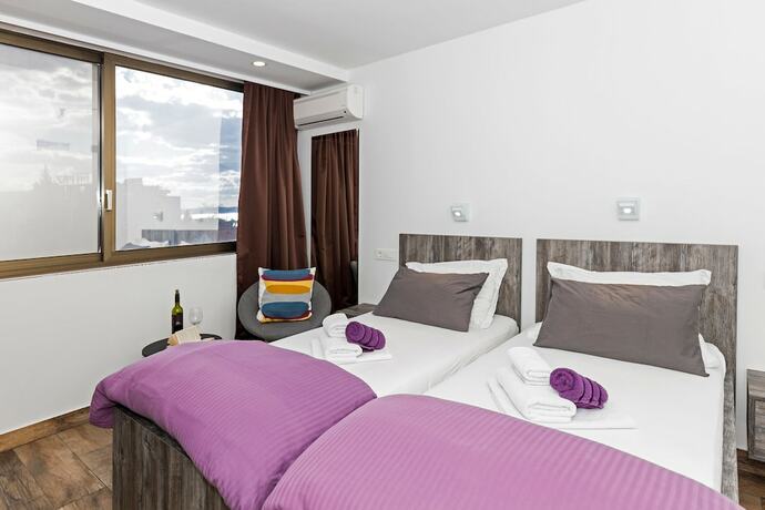 Imagen general del Hotel Apinelo Tower Rooms. Foto 13