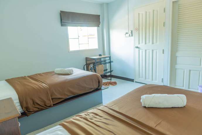 Imagen de la habitación del Hotel Apinya Resort Bangsarey. Foto 12