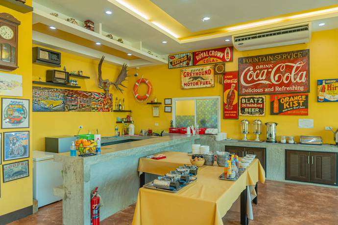 Imagen del bar/restaurante del Hotel Apinya Resort Bangsarey. Foto 4