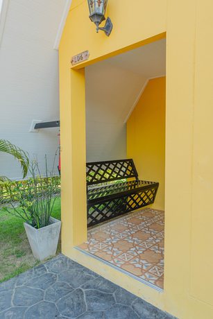 Imagen de la habitación del Hotel Apinya Resort Bangsarey. Foto 13
