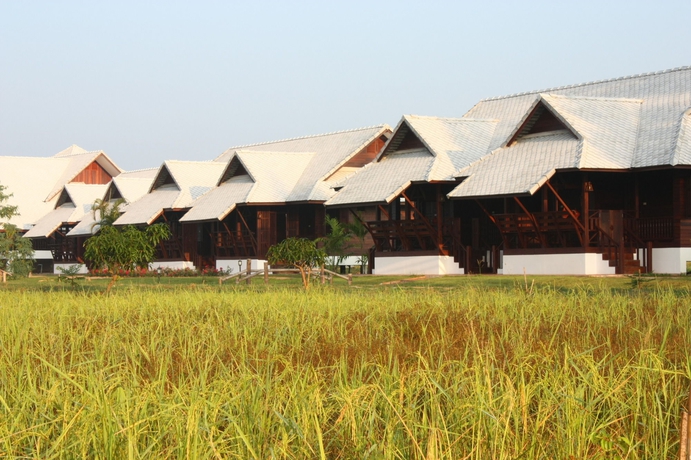 Imagen de los exteriores del Hotel Apirata Resort. Foto 12