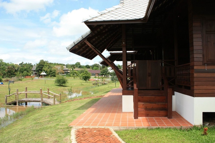 Imagen de los exteriores del Hotel Apirata Resort. Foto 13