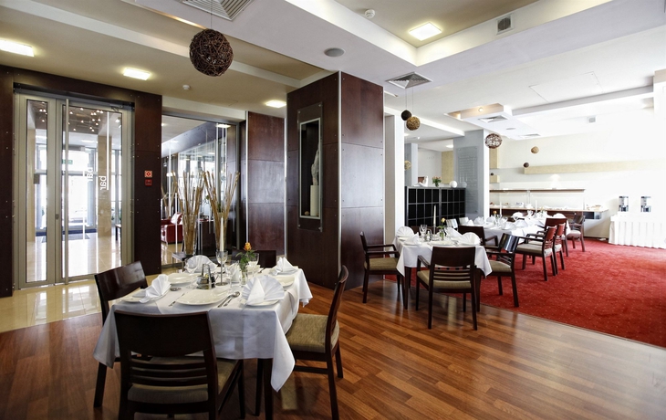 Imagen del bar/restaurante del Hotel Apis, Cracovia. Foto 2