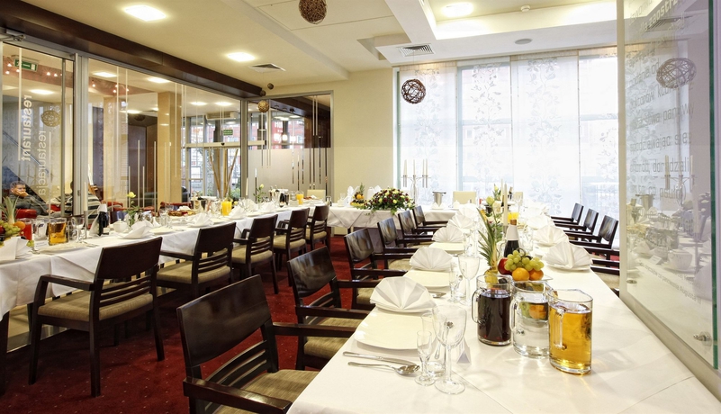 Imagen del bar/restaurante del Hotel Apis, Cracovia. Foto 5