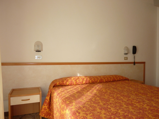 Imagen de la habitación del Hotel Apis, Rimini. Foto 10