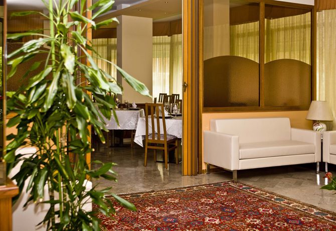 Imagen del bar/restaurante del Hotel Aplō. Foto 6