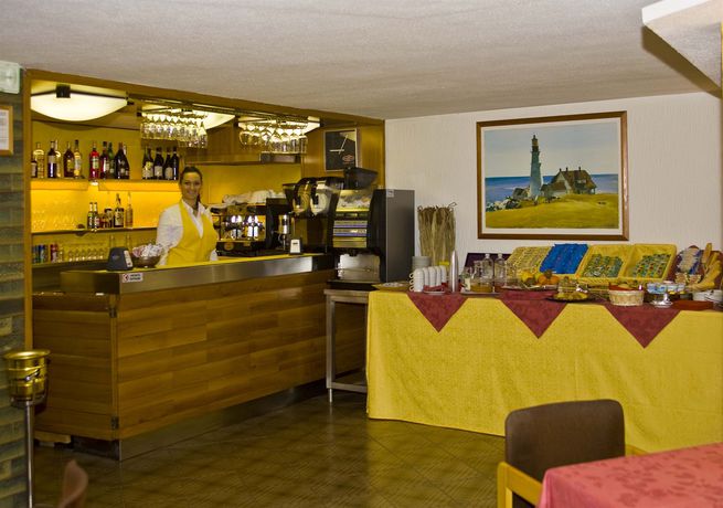 Imagen del bar/restaurante del Hotel Aplō. Foto 9