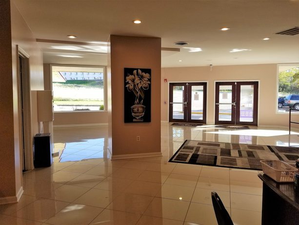 Imagen de los interiores del Hotel Apm Inn and Suites, Martinsburg. Foto 15