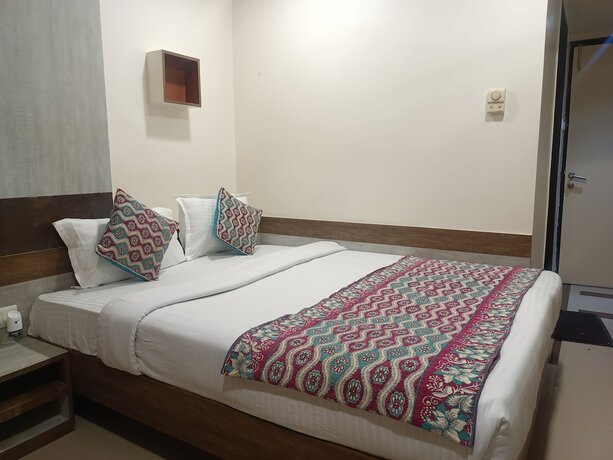 Imagen de la habitación del Hotel Apna Palace. Foto 14