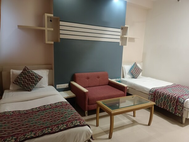 Imagen de la habitación del Hotel Apna Palace. Foto 16
