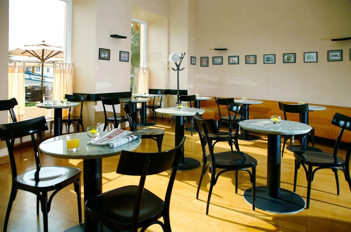 Imagen del bar/restaurante del Hotel Apoksiomen. Foto 2