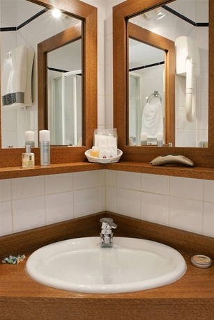 Imagen de la habitación del Hotel Apollinaire. Foto 6