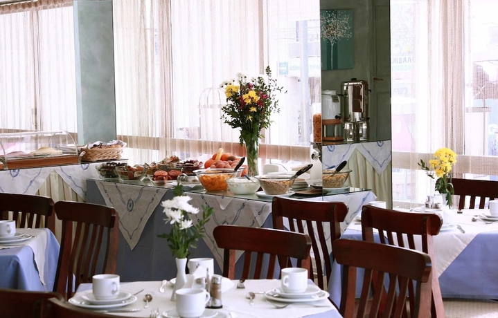 Imagen del bar/restaurante del Hotel Apollo, Atenas. Foto 2