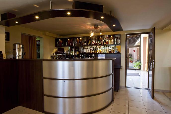 Imagen del bar/restaurante del Hotel Apollo Central. Foto 2