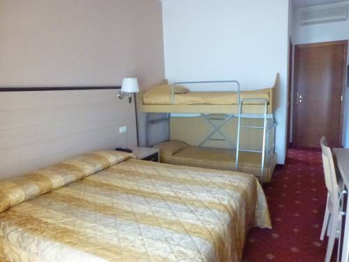 Imagen de la habitación del Hotel Apollo, Cervia. Foto 9