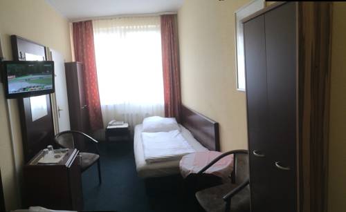 Imagen de la habitación del Hotel Apollo, Frankfurt. Foto 7
