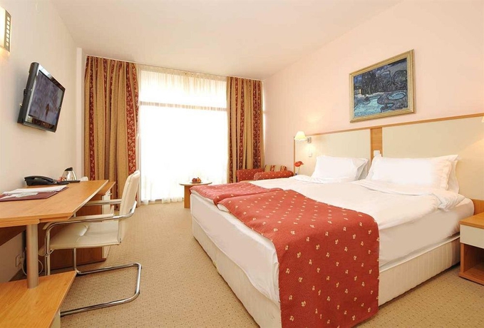 Imagen de la habitación del Hotel Apollo Spa Resort. Foto 8