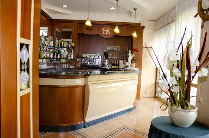 Imagen de los interiores del Hotel Apollo, Viserbella. Foto 9