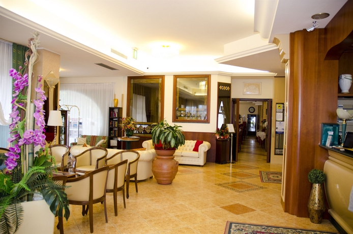 Imagen de los interiores del Hotel Apollo, Viserbella. Foto 10
