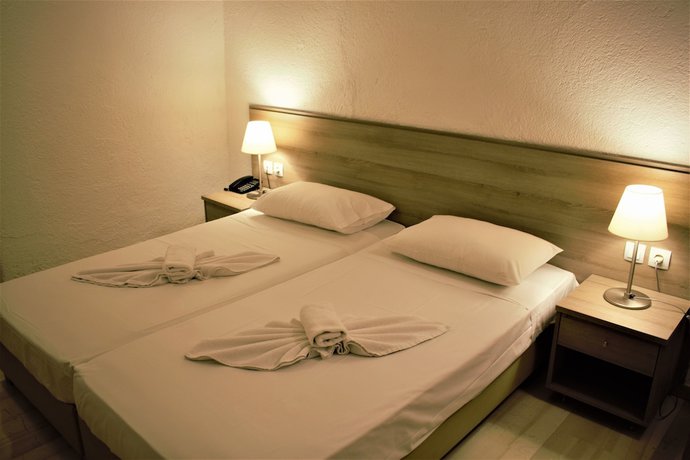 Imagen de la habitación del Hotel Apollon, Agios Nikolaos. Foto 9