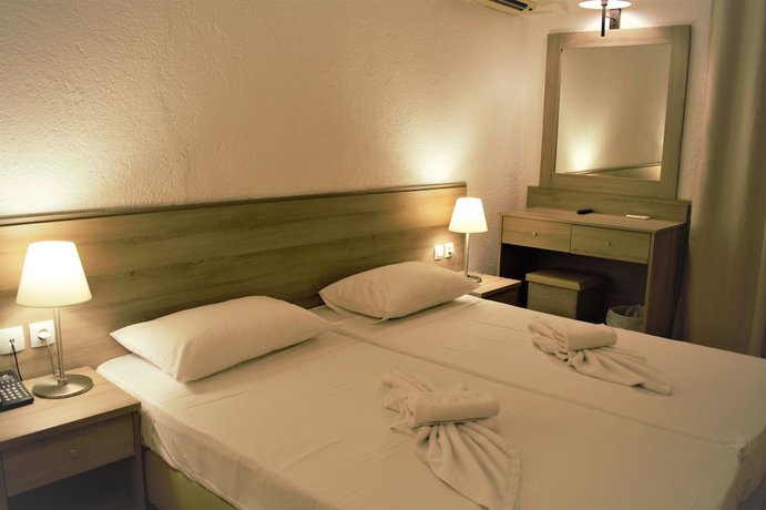 Imagen de la habitación del Hotel Apollon, Agios Nikolaos. Foto 11