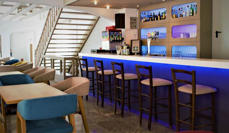 Imagen del bar/restaurante del Hotel Apollon, Agios Nikolaos. Foto 4