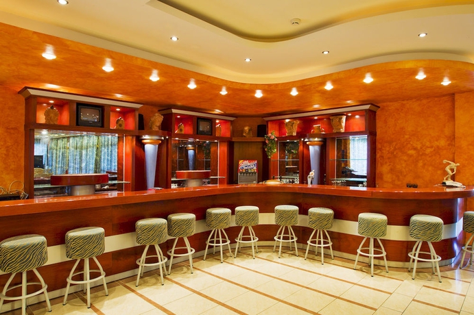 Imagen del bar/restaurante del Hotel Apollon, Lambi. Foto 5