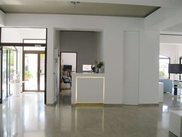 Imagen general del Hotel Apollon, Samos. Foto 1