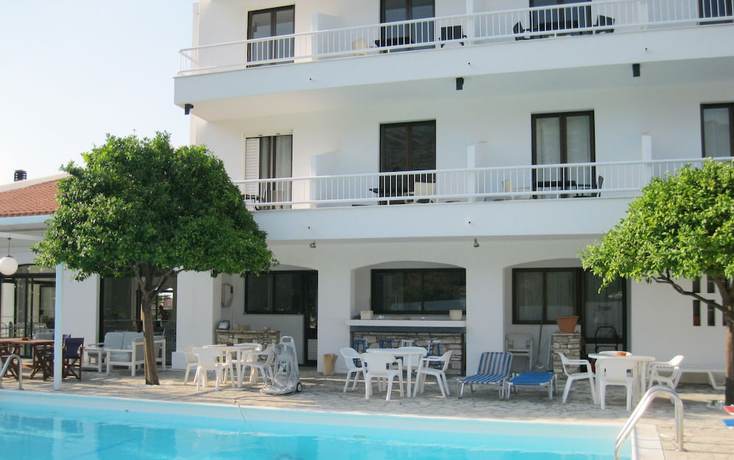 Imagen de la piscina del Hotel Apollon, Samos. Foto 20