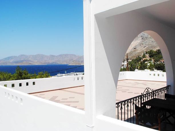 Imagen de los exteriores del Hotel Apollonia, Armeos. Foto 10