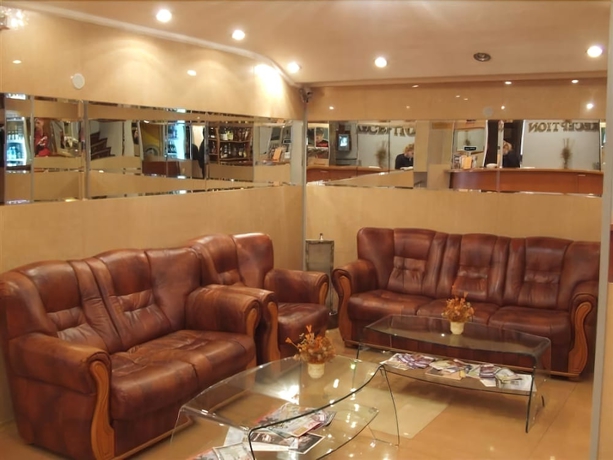 Imagen de los interiores del Hotel Apollonia, Brasov. Foto 17