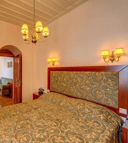 Imagen de la habitación del Hotel Apollonion Palace. Foto 8