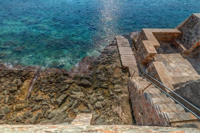 Imagen de los exteriores del Hotel Apollonion Palace. Foto 16