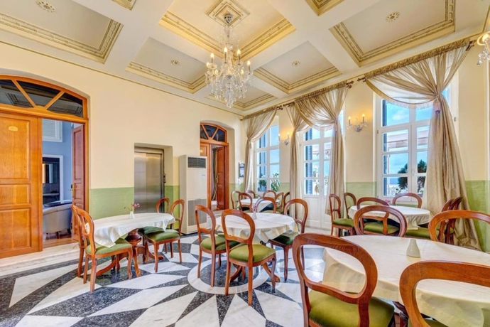 Imagen del bar/restaurante del Hotel Apollonion Palace. Foto 2