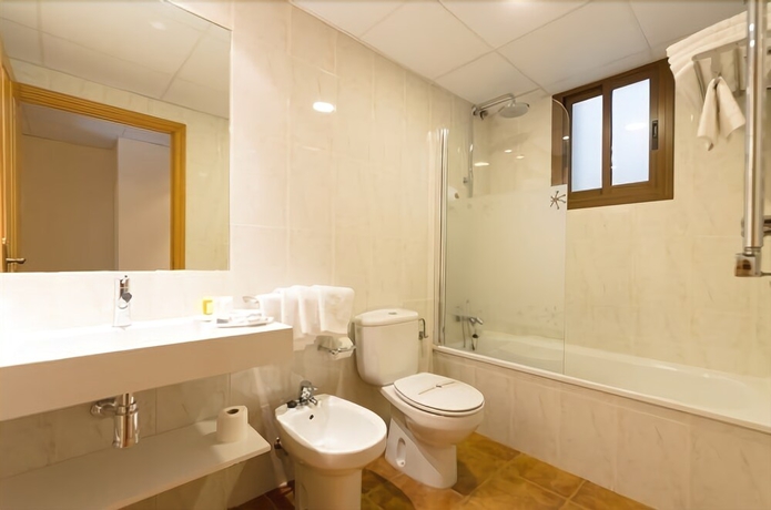 Imagen de la habitación del Hotel Apolo, Ainsa. Foto 6