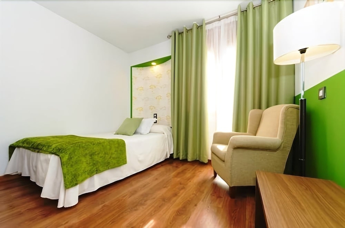 Imagen de la habitación del Hotel Apolo, Ainsa. Foto 12