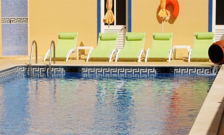 Imagen de la piscina del Hotel Apolo, Vila Real de Santo Antonio. Foto 13
