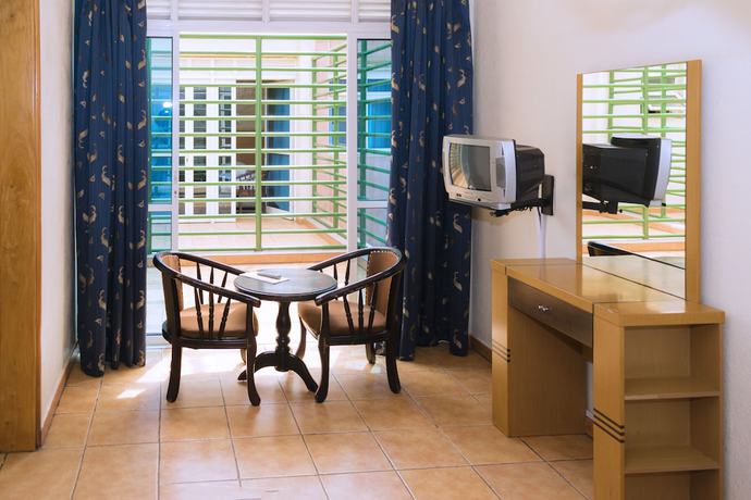 Imagen de la habitación del Hotel Aponye. Foto 8
