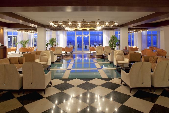 Imagen de los interiores del Hotel Apostolata Island Resort and Spa. Foto 12