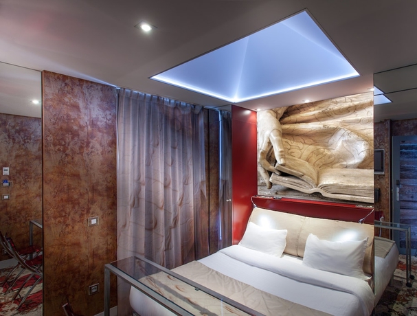 Imagen de la habitación del Hotel Apostrophe. Foto 2