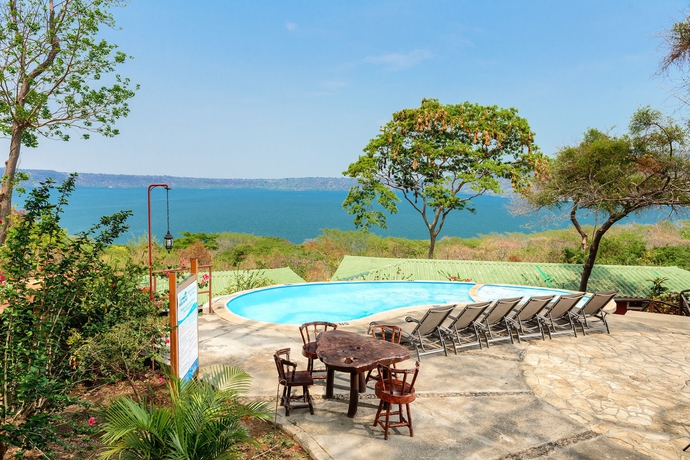 Imagen de la piscina del Hotel Apoyo Resort and Conference Center. Foto 13